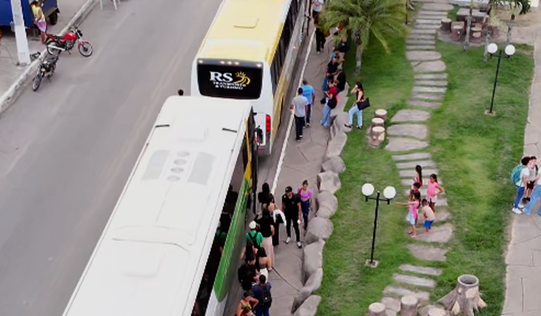 Prefeitura de Major Izidoro inicia transporte para estudantes universitários