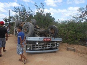 Após morte de criança, prefeitura de Santana do Ipanema deve substituir veículos