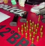 Dupla é presa com arma, maconha, crack e cocaína no Cidade Universitária