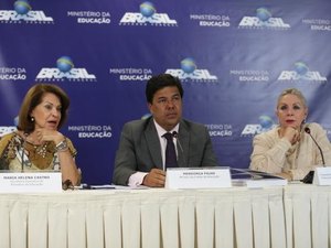 MEC cancelará Enem em escolas ocupadas se protestos continuarem depois do dia 31