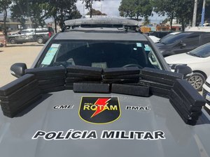 Mais de 28kg de maconha são apreendidos durante abordagem na BR-104, em Rio Largo