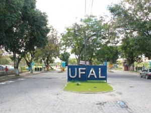 Ufal oferta curso de Português para Estrangeiros