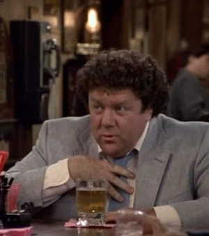 Morre George Wendt, estrela da sitcom Cheers, aos 76 anos