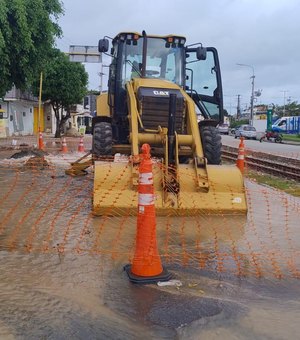 Obra emergencial afeta abastecimento de água em sete bairros de Maceió