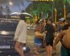 Turistas e ambulantes bloqueiam trânsito na orla da Ponta Verde e DMTT pede apoio da polícia