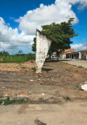Defensoria cobra retomada de obra de quadra escolar parada há mais de 10 anos