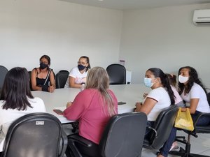 Thiago ML recebe ambulantes em seu gabinete e critica remoção para o Parque Ceci Cunha