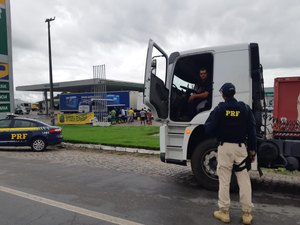 PRF lança campanha para ajudar caminhoneiros durante período de quarentena