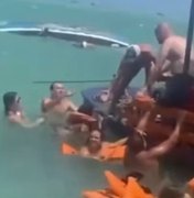 Jangada de passeio turístico vira no mar em São Miguel dos Milagres
