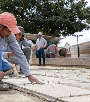 Obras de mercado e praça estão em ritmo acelerado na Vila São José em Arapiraca