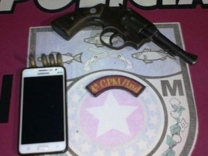 Polícia Militar apreende arma de fogo e recupera motocicleta roubada no interior