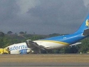 Avião de carga derrapa e provoca fechamento do Aeroporto do Recife