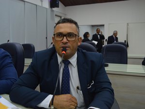 Vereador Luciano Marinho defende reajuste no salário e no número de vereadores e diz que ‘está tudo dentro da lei’