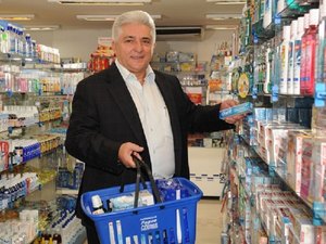 Dono da Pague Menos, Deusmar Queirós se entrega à Polícia Federal em Fortaleza