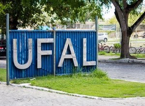 Ufal abre concurso e oferece mais de 70 vagas para diversos cargos
