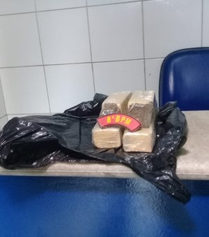 Após denúncia, mulher é presa com 2 kg de maconha no Rio Novo