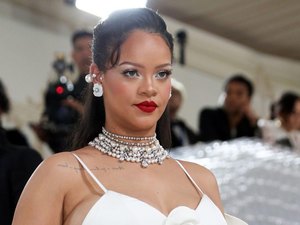 Rihanna revela ‘batalha’ que está enfrentando na segunda gravidez