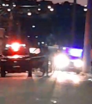 [Vídeo] Ataque a tiros deixa homem morto com oito tiros e outro ferido em Arapiraca