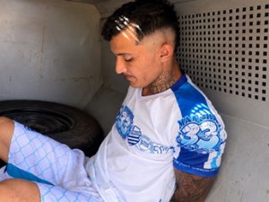 Homem com 13 passagens por roubo é preso enquanto cortava o cabelo em Rio Largo