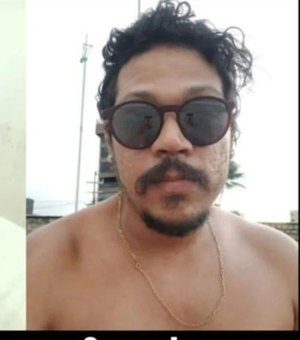 Familiares e amigos procuram por jovem desaparecido em Maceió