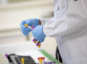 Vacina da covid-19 está em estágios finais, dizem cientistas de Israel