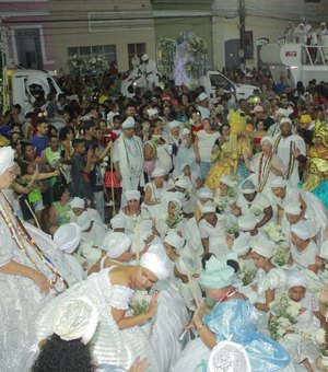 Lavagem das Escadarias do Rosário abre Carnaval com fé e tradição em Penedo