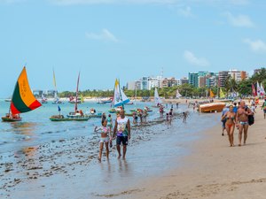 Óleo nas praias: “Dia a dia do turista não foi afetado”, diz secretário de Turismo