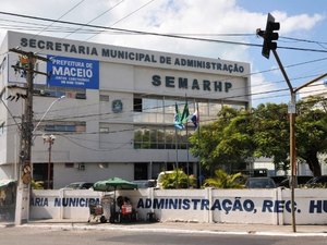 Mais de dois mil servidores da prefeitura podem ter salários suspensos