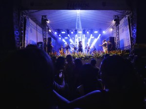 Show da banda Cavalo de Pau encerra festejos do mês das Mães