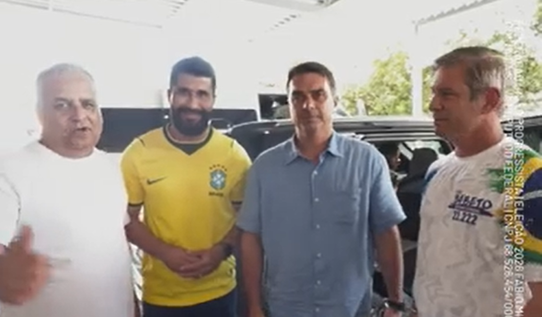 Flávio Bolsonaro e Alfredo Gaspar destacam Fabio Costa e Cabo Bebeto como força da direita em AL