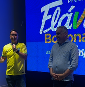 [Vídeo] Flávio Bolsonaro se reúne com empresários arapiraquenses e fala em redução de juros