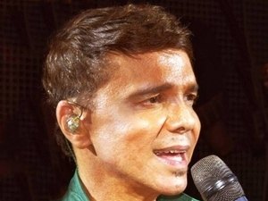 Netinho volta a ser internado em São Paulo