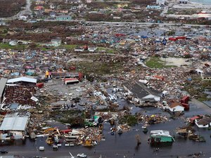 Número de vítimas do furacão Dorian nas Bahamas sobe para 45