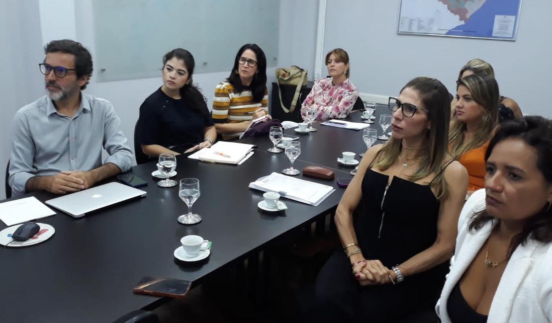 Marina Dantas se reúne com integrantes da ONU-Habitat para apresentação do panorama do Vida Nova nas Grotas