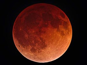 Eclipse lunar poderá ser visto nesta terça-feira (17)