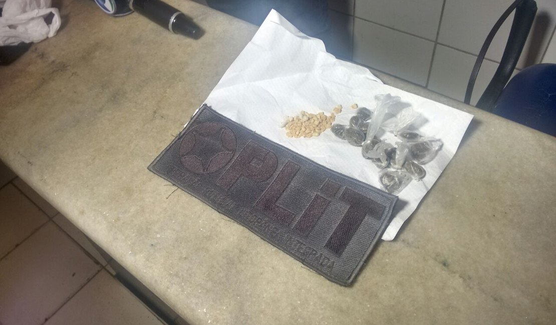Após denúncia, agentes da Oplit apreendem droga escondida em uma jangada