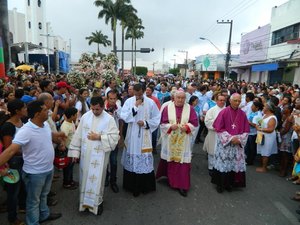 Cavalgada e procissão encerram festa da padroeira