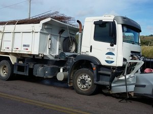 Grave acidente na PE-218 mata duas pessoas em Bom Conselho