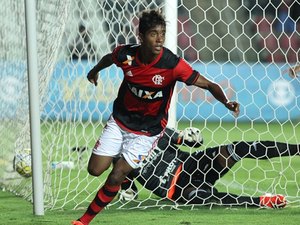 No Brasileirão, Palmeiras segue líder, e Flamengo volta a vencer