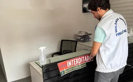 Vigilância Sanitária interdita clínica odontológica no bairro do Clima Bom, em Maceió