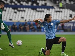 Botafogo envia proposta a Edinson Cavani e tenta reduzir valores por salário 'dentro da realidade'