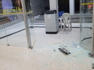 Idoso com sinais de desorientação é detido após invadir agência bancária em Arapiraca