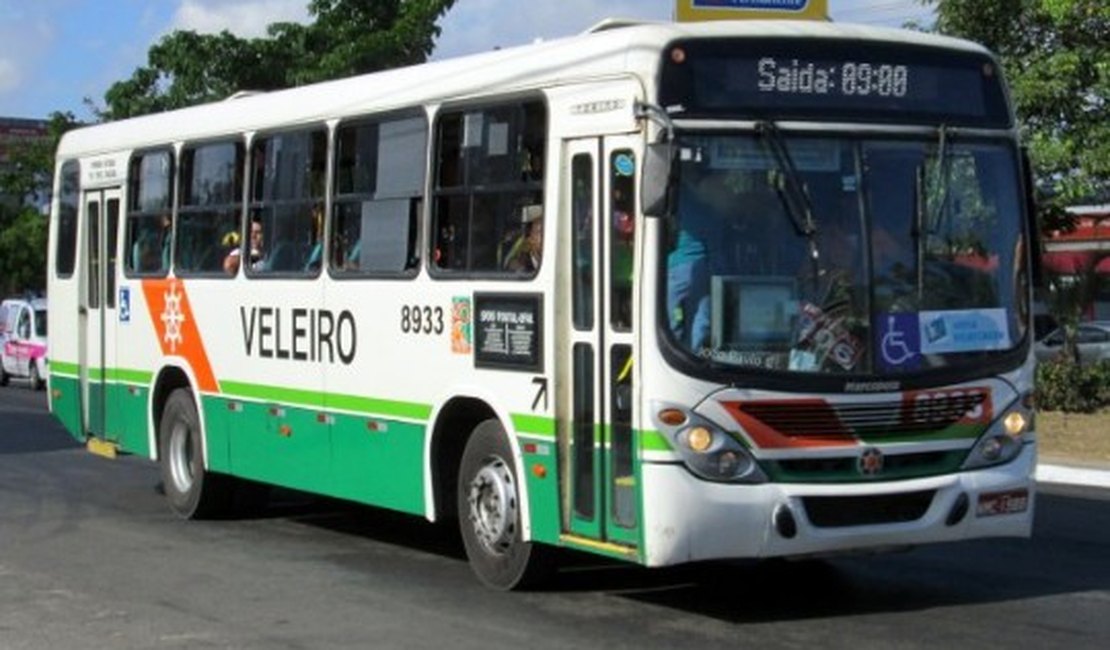 Funcionários da Veleiro paralisam atividades por falta de pagamentos