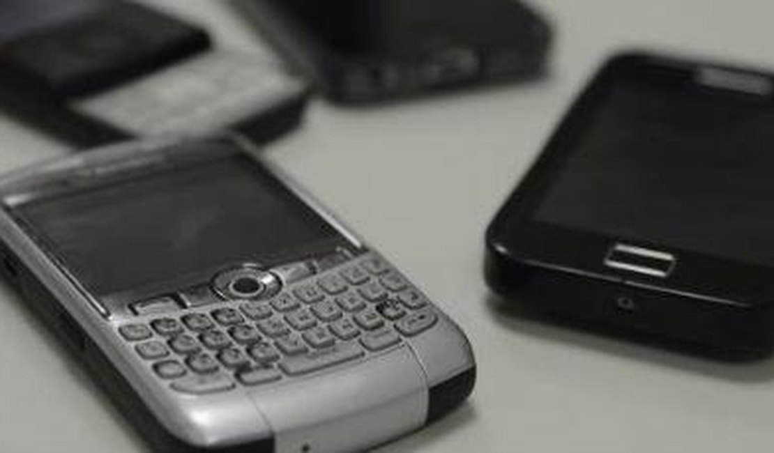 Crise: vendas de celular sem acesso à internet cresce 38%