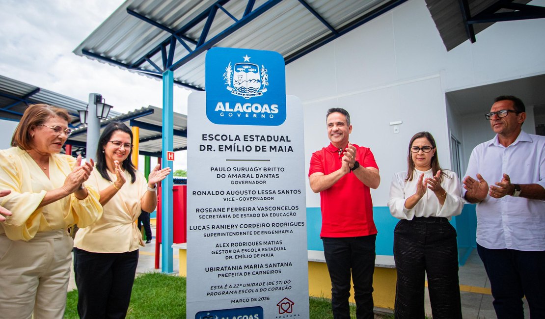 Governo entrega escola, pavimentação de ruas e nova sala do Saúde Até Você Digital em Carneiros