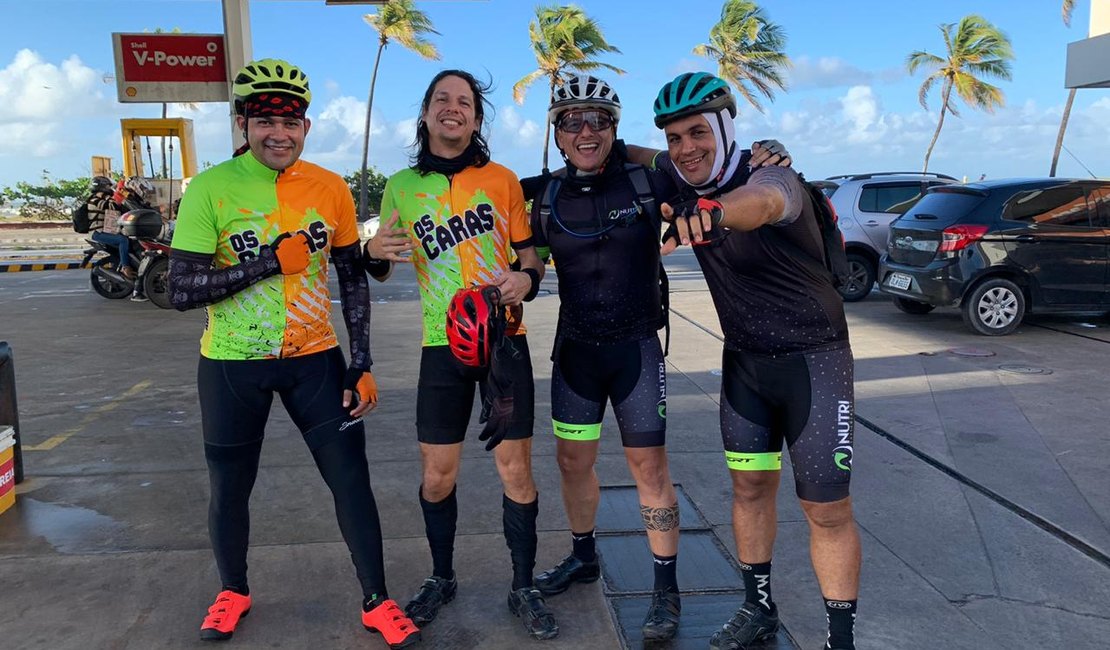 Grupo de amigos pedala 600 km de Maceió até Salvador