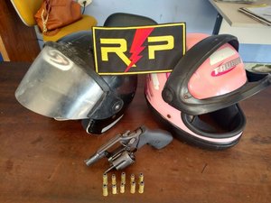 Homens são presos com arma de fogo e cinquentinha roubada em Arapiraca