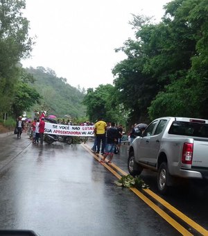 Protestos bloqueiam rodovia federal em Alagoas