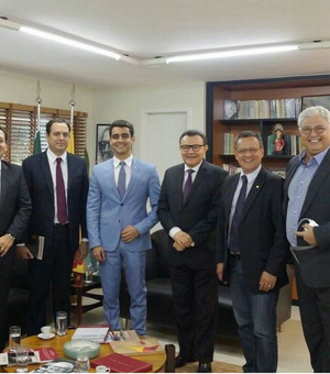 Fortalecido, JHC mostra União com líderes do PSB em Brasília