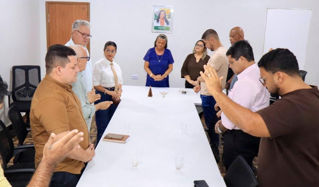 Prefeitura e pastores definem preparativos para o Louva Palmeira e o Dia do Evangélico